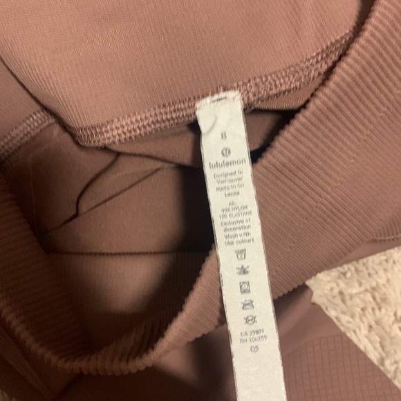 Lululemon leggings - Picture 6 of 7